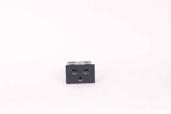 Sources externes USB, AUX, Media-IN    | 81A 035 736 – Image 3